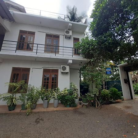 Emarald Holiday Homes 阿努拉德普勒 外观 照片