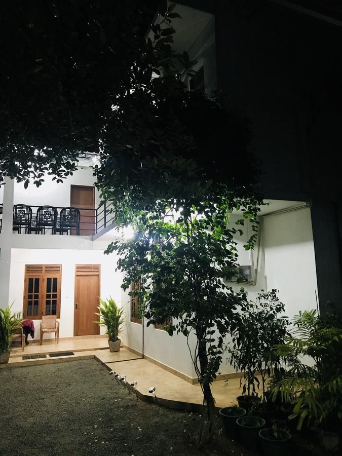Emarald Holiday Homes 阿努拉德普勒 外观 照片