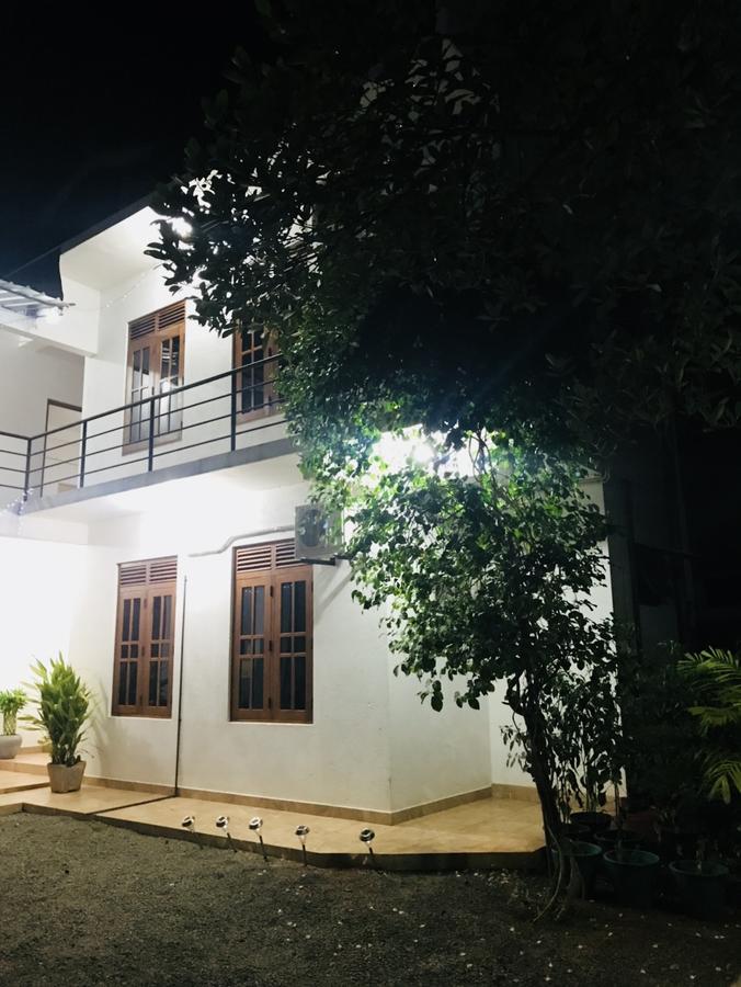 Emarald Holiday Homes 阿努拉德普勒 外观 照片